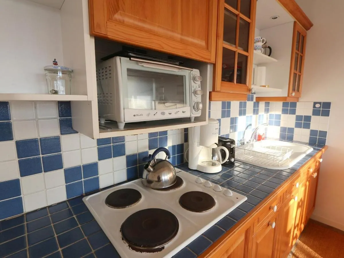 Appartement Avec Terrasse, Parking, A 200M Du Port De Benodet - Fr-1-481-59 0*,  France